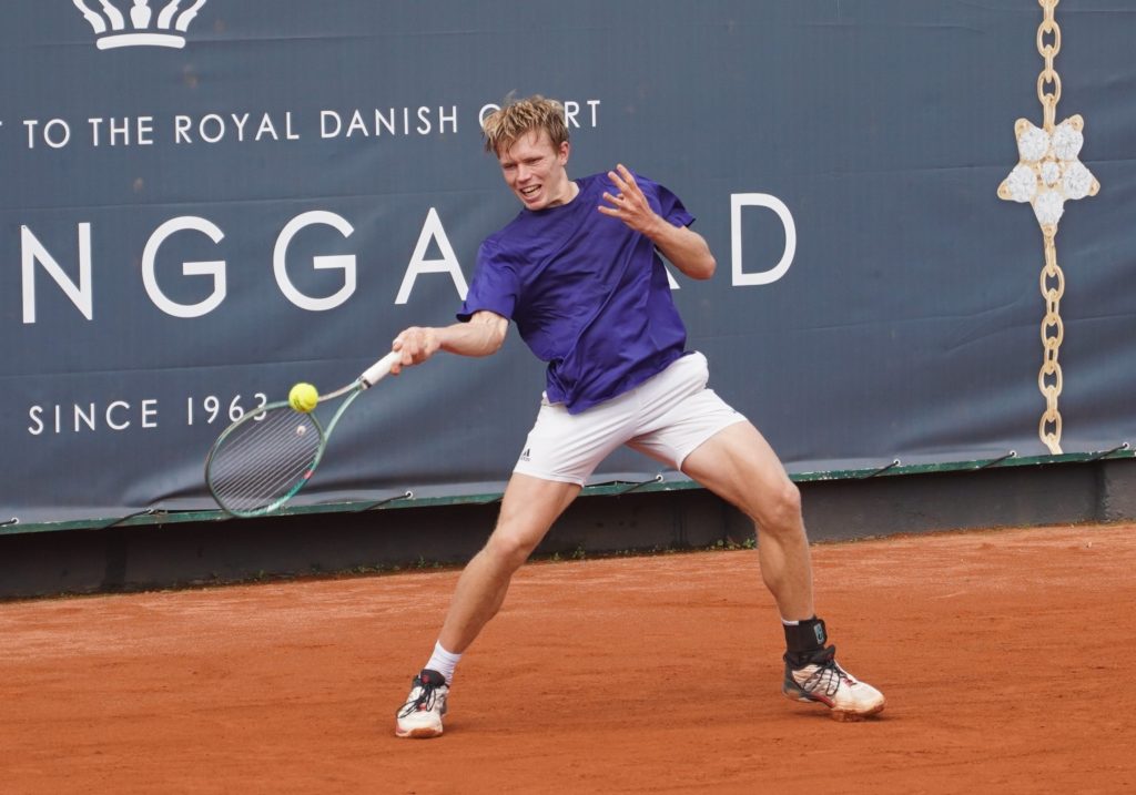Lukas Krause triumphiert beim Head-Cup – Dominanter Turniersieg ohne Satzverlust